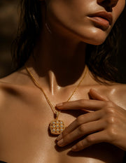 Boîte de Perle — 9K Gold Plated Hollow 925 Silver Pendant Necklace