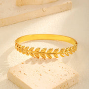 Aurora Classic Loop — 18K Gold Plated Bangle